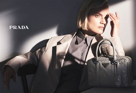 pubblicità di prada|Campagna Prada Primavera/Estate 2023 .